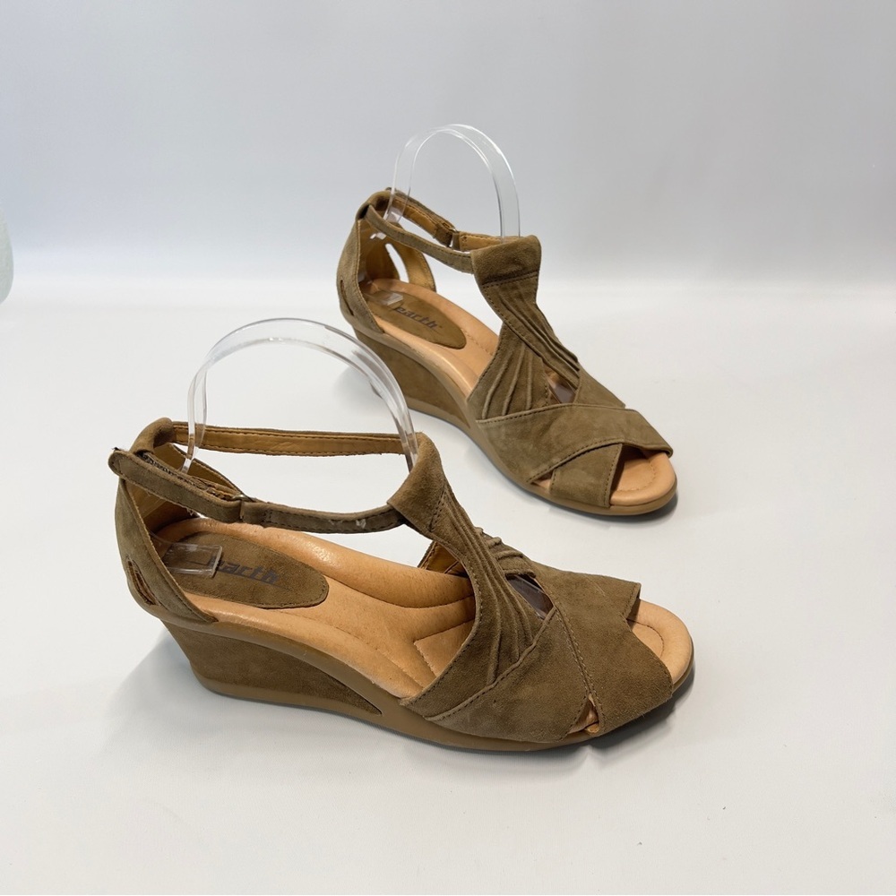 EARTH Women’s 8.5 Tan Leather Suede Heel Wedge Peep Toe Comfort Sandal